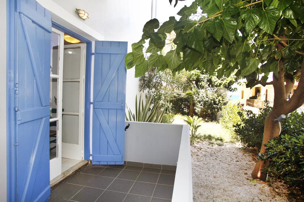 Studios Vasilis Agia Marina  Exterior photo